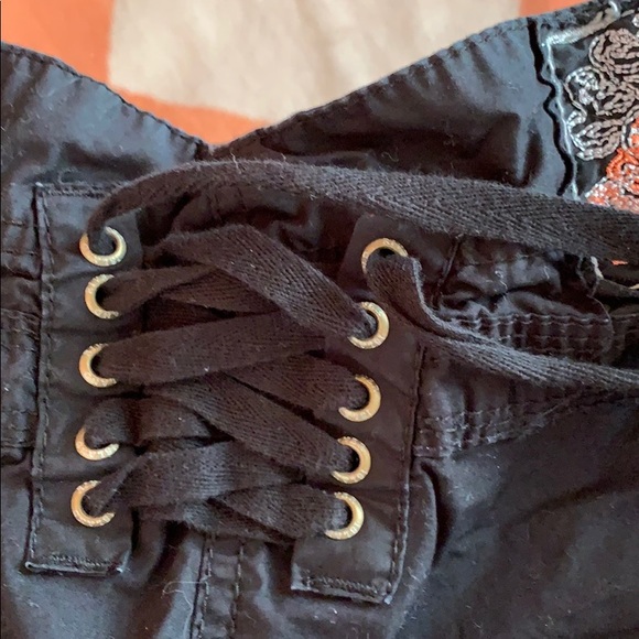 Shorts - Picture 7 of 8